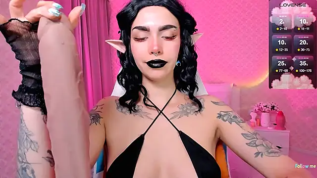 LeylaNoiry online show from November 2025 05:22:01 PM