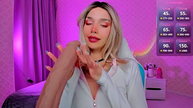 LeylaNoiry online show from November 2025 05:24:02 PM