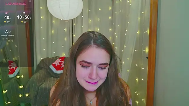 Snapshot of LovelyJessie chatting on December 2024 05:37:01 PM LovelyJessie online show from December 2024 05:37:01 PM