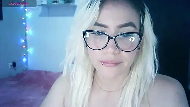 Snapshot of LuCKy_JoK chatting on December 2024 03:37:01 PM LuCKy JoK online show from December 2024 03:37:01 PM