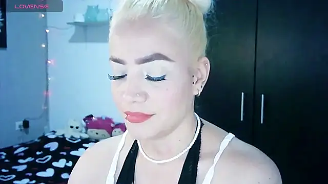 Snapshot of LuCKy_JoK chatting on January 2025 02:04:01 PM LuCKy JoK online show from January 2025 02:04:01 PM