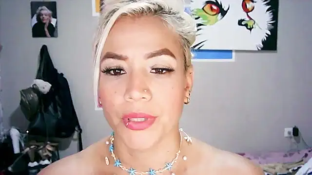 Snapshot of LuCKy_JoK chatting on February 2025 10:09:01 PM LuCKy JoK online show from February 2025 10:09:01 PM