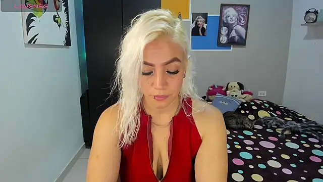 Snapshot of LuCKy_JoK chatting on October 2025 12:19:01 PM LuCKy JoK online show from October 2025 12:19:01 PM