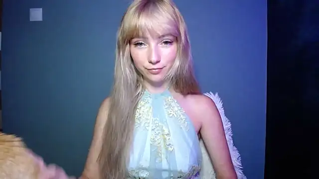 LuciaYoung online show from September 2025 06:24:02 AM