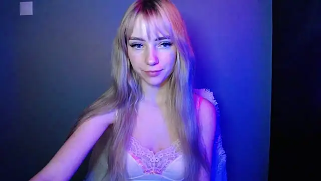 LuciaYoung online show from December 2025 07:49:02 AM