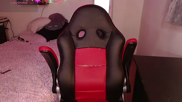 MissDennise online show from March 2025 06:48:01 PM