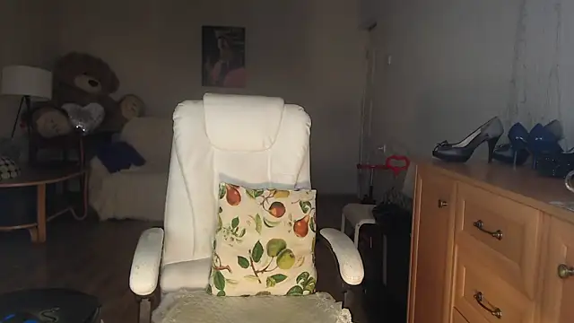 Snapshot of V-Alice chatting on September 2025 03:45:01 PM V-Alice online show from September 2025 03:45:01 PM