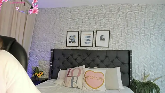 Snapshot of emma__smith1 chatting on February 2025 12:28:01 PM emma smith1 online show from February 2025 12:28:01 PM