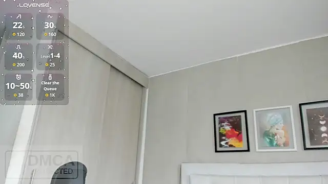 emma  smith1 online show from April 2026 01:01:02 PM