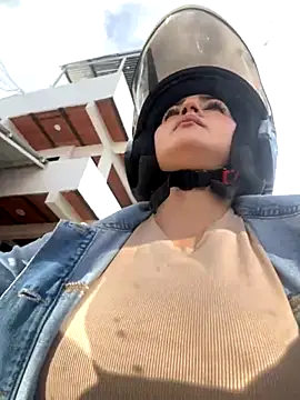 LIAH IZUMI online show from November 2025 12:50:02 PM