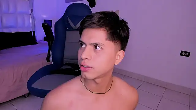 Niicky1  online show from December 2024 11:42:01 PM