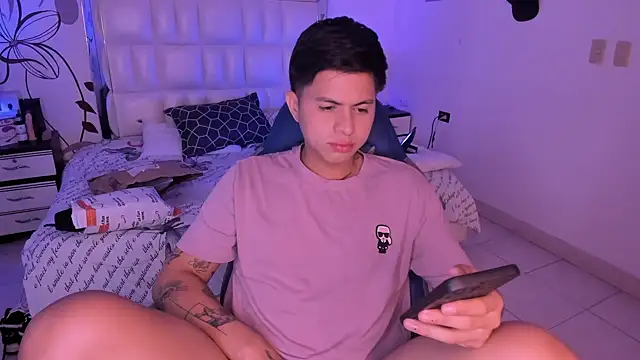 Niicky1  online show from January 2025 09:09:01 PM