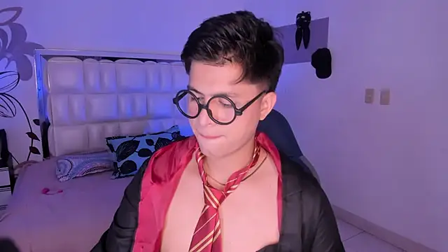 Niicky1  online show from January 2025 08:32:01 PM