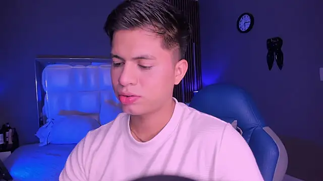 Niicky1  online show from September 2025 09:25:02 PM