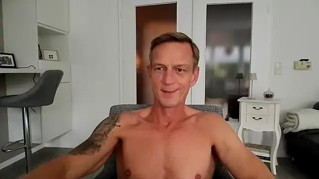 dirks71 online show from November 2025 11:22:01 AM