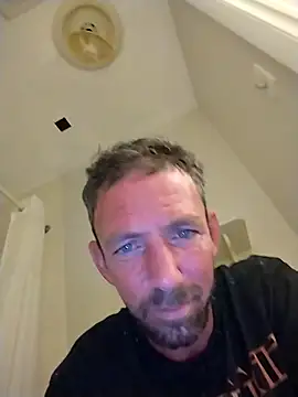 Treemandude online show from November 2025 11:04:02 PM