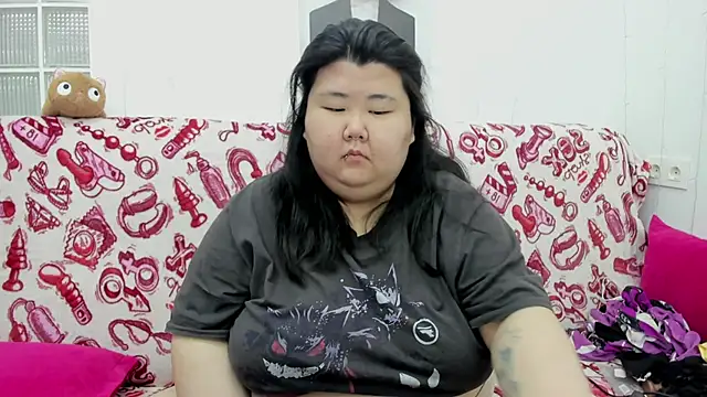 Snapshot of Nadine_asian chatting on May 2026 01:22:02 AM Nadine asian online show from May 2026 01:22:02 AM