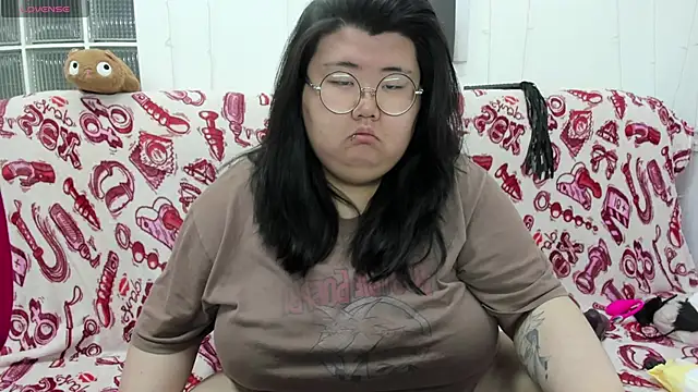 Snapshot of Nadine_asian chatting on May 2026 01:25:01 AM Nadine asian online show from May 2026 01:25:01 AM