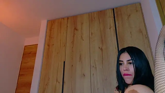 Snapshot of Sofhia_cruz chatting on January 2025 01:56:01 AM Sofhia cruz online show from January 2025 01:56:01 AM