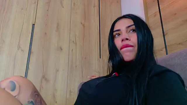 Snapshot of Sofhia_cruz chatting on January 2025 07:59:02 AM Sofhia cruz online show from January 2025 07:59:02 AM