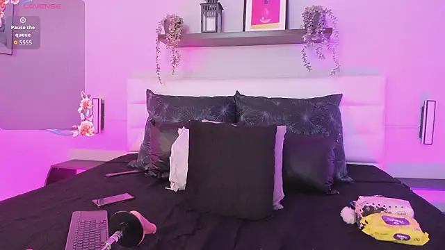 isabella simons online show from February 2026 02:34:02 AM