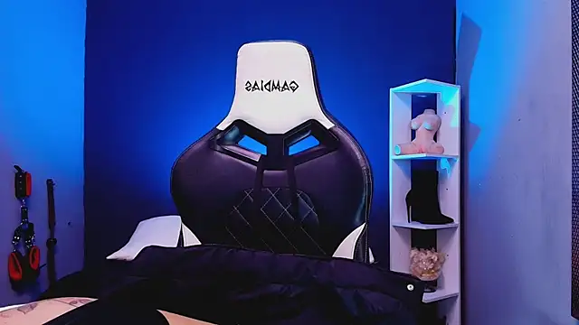 Snapshot of JadaRoberts chatting on November 2025 12:27:01 PM JadaRoberts online show from November 2025 12:27:01 PM