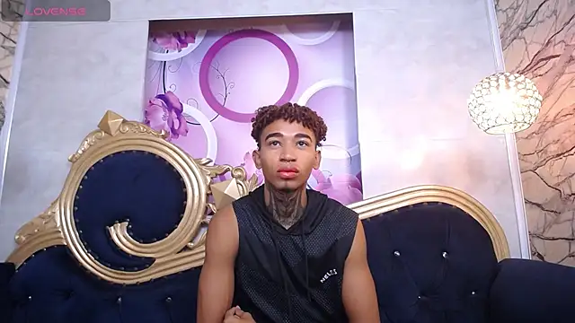 Snapshot of sexy_blacks_ chatting on January 2025 11:26:01 AM sexy blacks online show from January 2025 11:26:01 AM