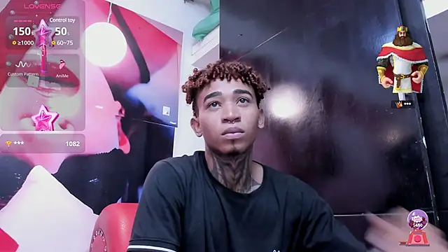 Snapshot of sexy_blacks_ chatting on January 2025 02:47:01 PM sexy blacks online show from January 2025 02:47:01 PM