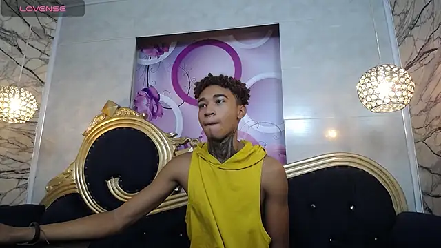 Snapshot of sexy_blacks_ chatting on January 2025 11:22:01 AM sexy blacks online show from January 2025 11:22:01 AM