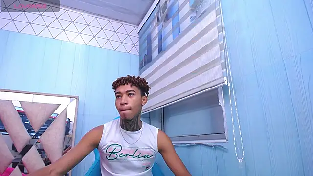 Snapshot of sexy_blacks_ chatting on January 2025 11:33:02 AM sexy blacks online show from January 2025 11:33:02 AM