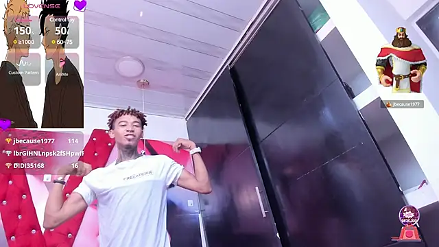 Snapshot of sexy_blacks_ chatting on January 2025 05:53:01 PM sexy blacks online show from January 2025 05:53:01 PM