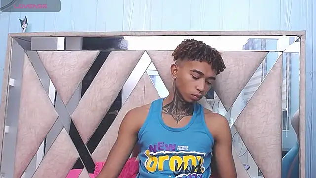 Snapshot of sexy_blacks_ chatting on February 2025 11:25:02 AM sexy blacks online show from February 2025 11:25:02 AM