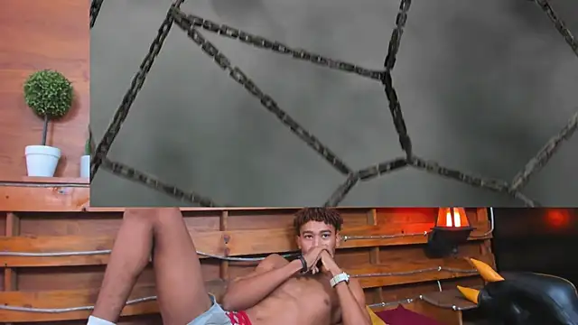 Snapshot of sexy_blacks_ chatting on February 2025 05:46:02 PM sexy blacks online show from February 2025 05:46:02 PM