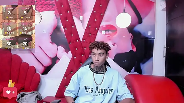 Snapshot of sexy_blacks_ chatting on March 2025 11:30:02 AM sexy blacks online show from March 2025 11:30:02 AM