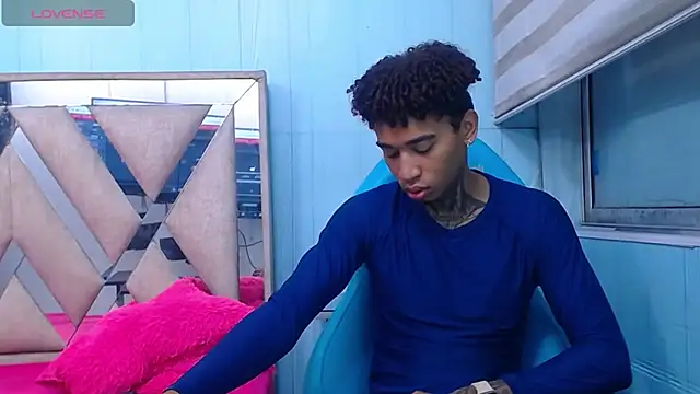 Snapshot of sexy_blacks_ chatting on September 2025 11:22:02 AM sexy blacks online show from September 2025 11:22:02 AM