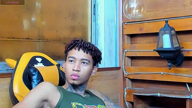 Snapshot of sexy_blacks_ chatting on September 2025 11:25:01 AM sexy blacks online show from September 2025 11:25:01 AM