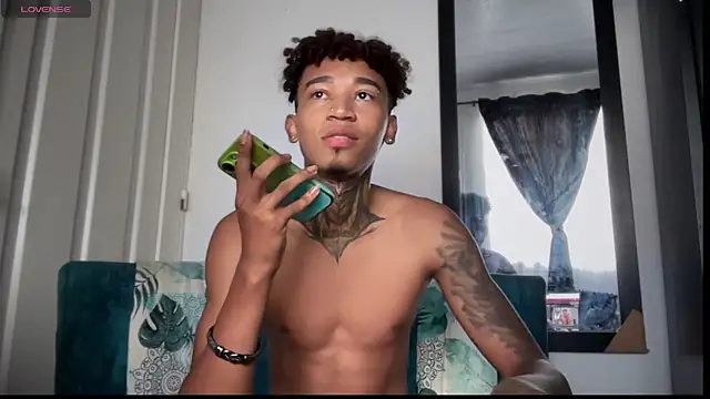 Snapshot of sexy_blacks_ chatting on November 2025 12:04:02 PM sexy blacks online show from November 2025 12:04:02 PM