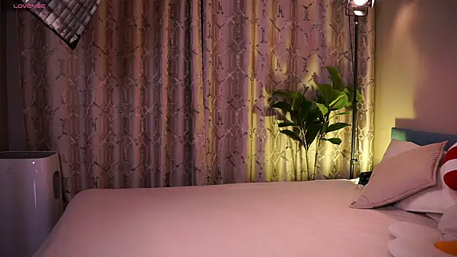 askaudrey  online show from January 2025 01:45:02 PM