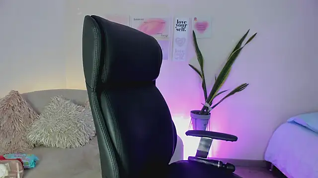 ChloeHarper  online show from March 2025 04:14:01 PM