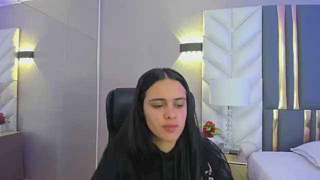 ChloeHarper  online show from February 2026 11:40:01 AM