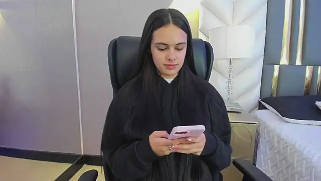 Snapshot of ChloeHarper_ chatting on June 2026 11:49:02 AM ChloeHarper online show from June 2026 11:49:02 AM