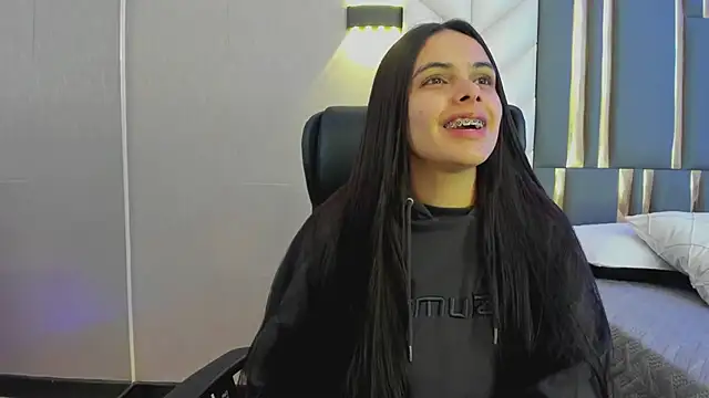 Snapshot of ChloeHarper_ chatting on June 2026 11:52:02 AM ChloeHarper online show from June 2026 11:52:02 AM