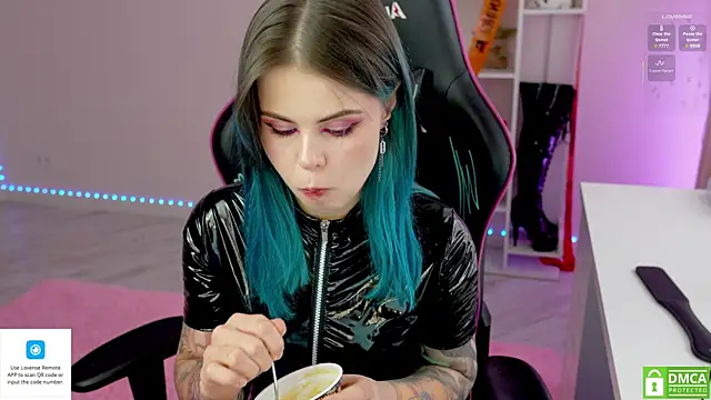 Latex Kitty online show from October 2025 10:05:02 AM