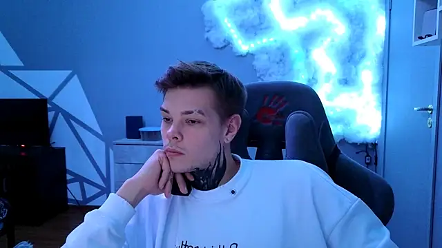 DENIS HERE online show from December 2024 12:38:01 PM