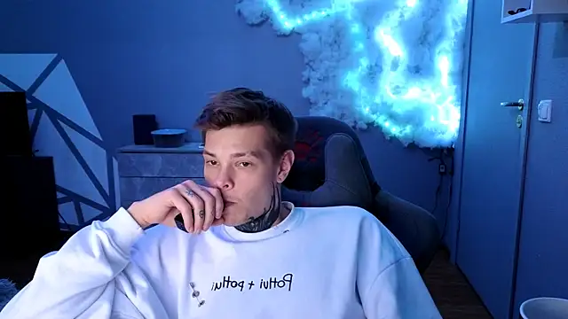 DENIS HERE online show from December 2024 03:44:02 PM