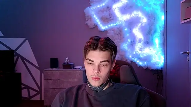 DENIS HERE online show from December 2024 12:22:01 PM