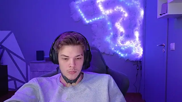 DENIS HERE online show from December 2024 03:45:02 PM