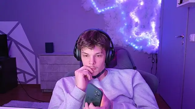 DENIS HERE online show from December 2024 04:35:02 PM