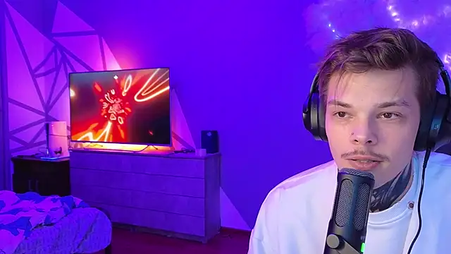 DENIS HERE online show from January 2025 07:43:01 PM