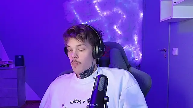 DENIS HERE online show from January 2025 01:45:02 AM